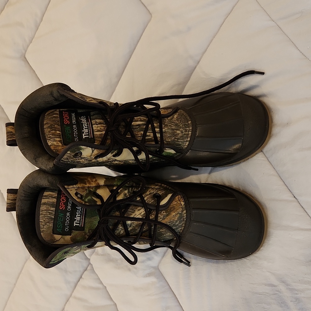 Hunting boots